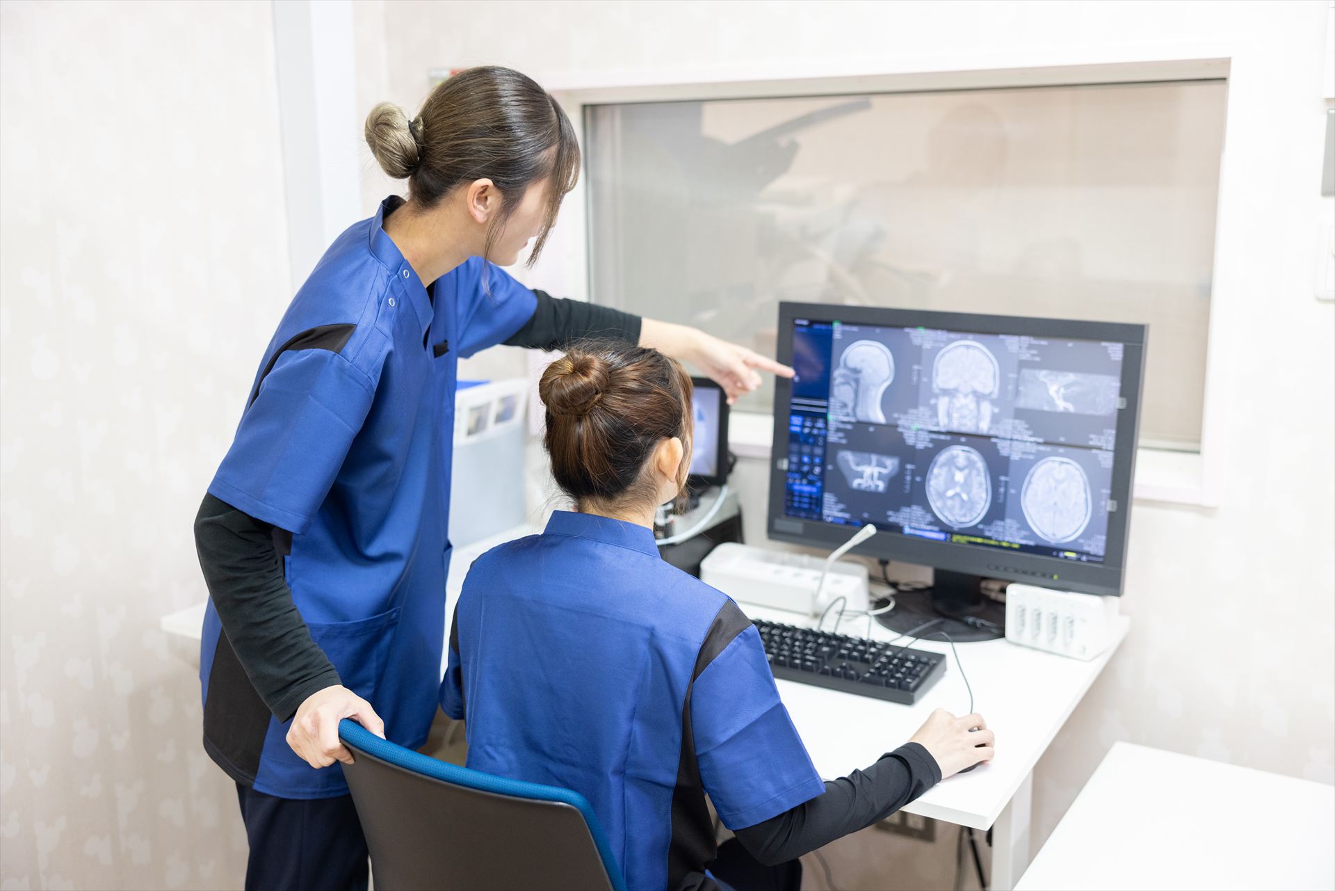 病院と同じ機器で学べる実習環境