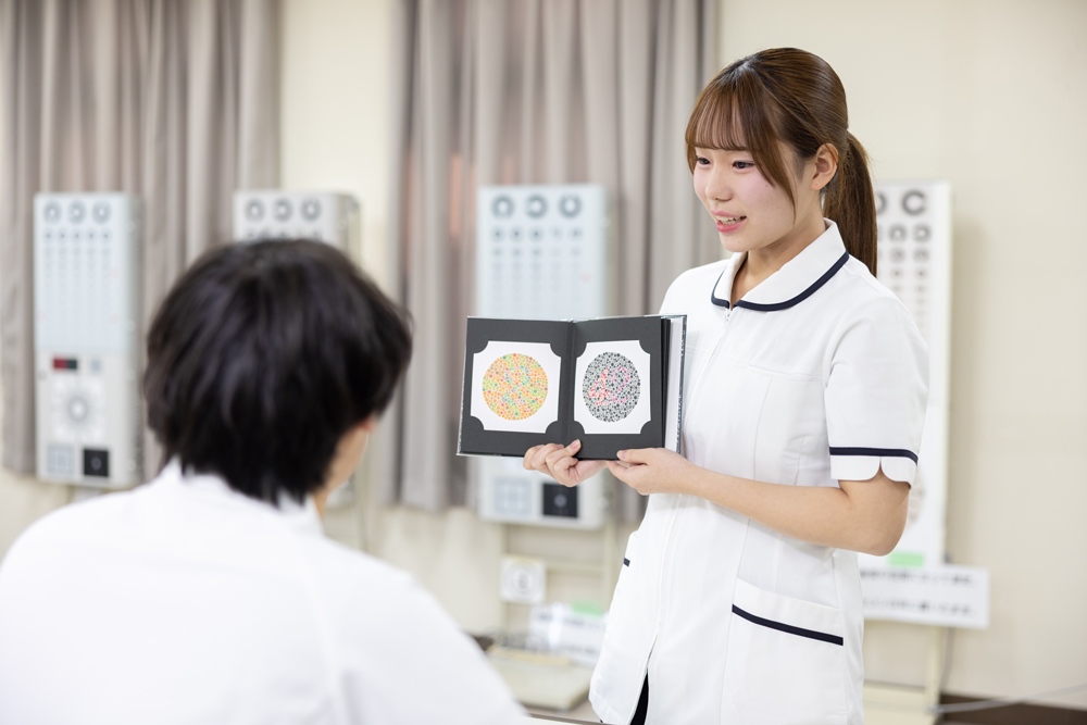 視能訓練士科の様子1