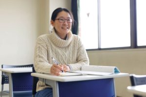 社会人が医療系専門学校で学び直すことは、珍しい選択ではありません。